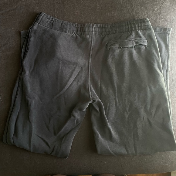 Men’s Nike sweatpants - Picture 2 of 4